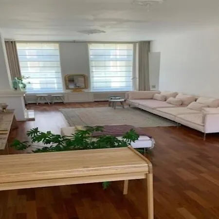 Ferienhaus Mansion In The Heart Of
